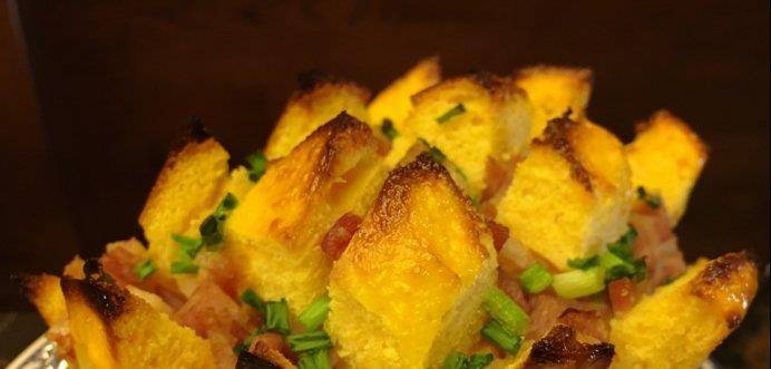 剩馒头别总煎着吃,加上2种食材烤,颜值高能拉丝,倍好吃大马猴说娱乐