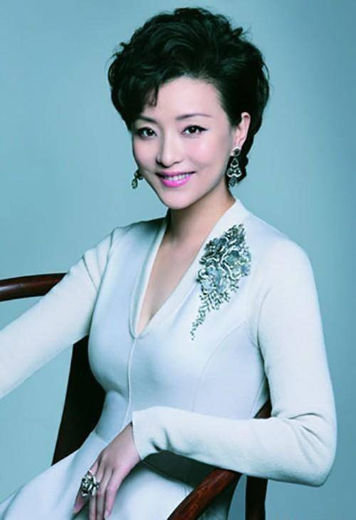 做东方风尚高端珠宝定制的杨澜这样说_lan_系列_项链