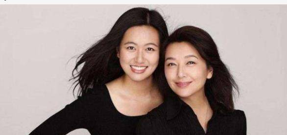 原创52岁江珊37岁现任丈夫曝光比前任靳东还要帅还是熟悉的男演员