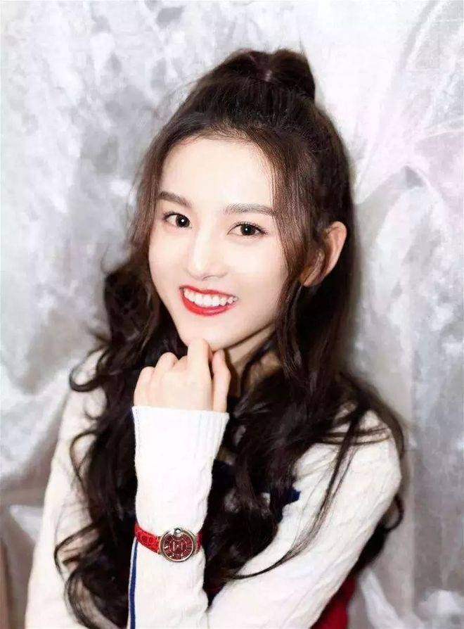 女明星太会玩马尾也能百变江疏影流苏马尾金晨半扎高马尾好绝