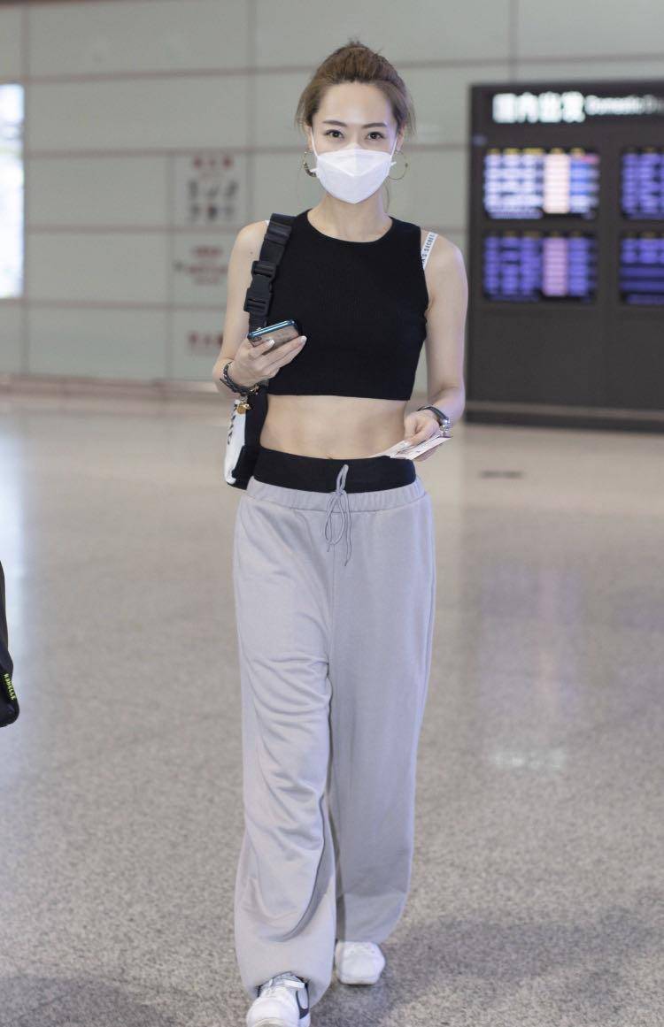 原创白冰风格越来越有个性知性而又大气尽显女神的风范