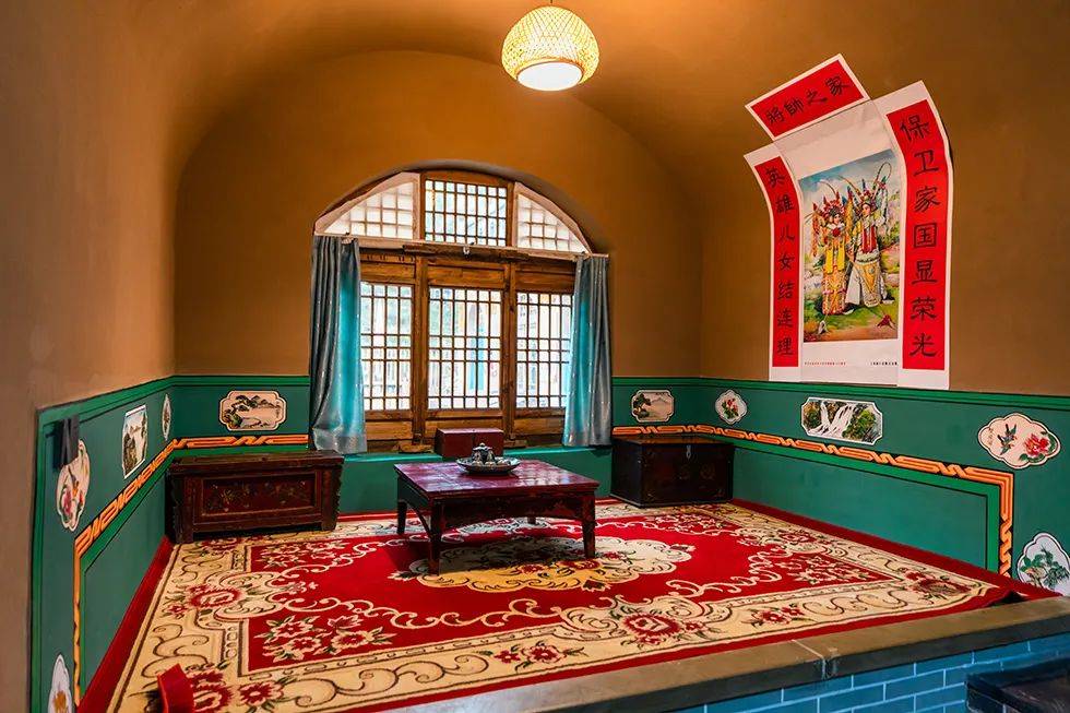 民宿这个有着170多年历史的窑洞大院展现着陕北的文化精粹曲调丰富的