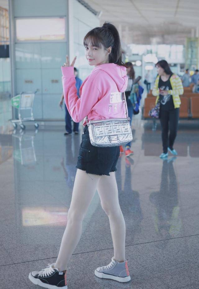 沈梦辰30岁还这么呆萌!