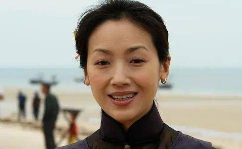 说yamy郭颖长得丑是因为她眼睛小那这些小眼睛女明星丑不丑