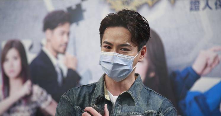 除了《木棘证人》外,还拍摄了《陀枪师姐2021》以及《儿科医生》,套套