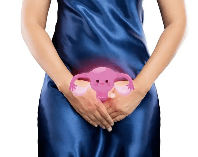 由于泌尿生殖器官的逐渐萎缩会使绝经后的女性出现阴道皱裂,常常会