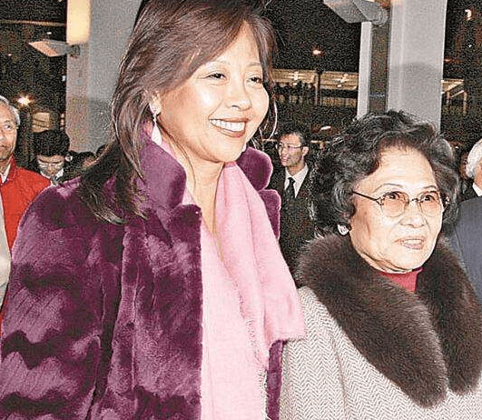 据了解,罗艳芳出道到国外以后,还写了一本书关于张子强不为人知的一面