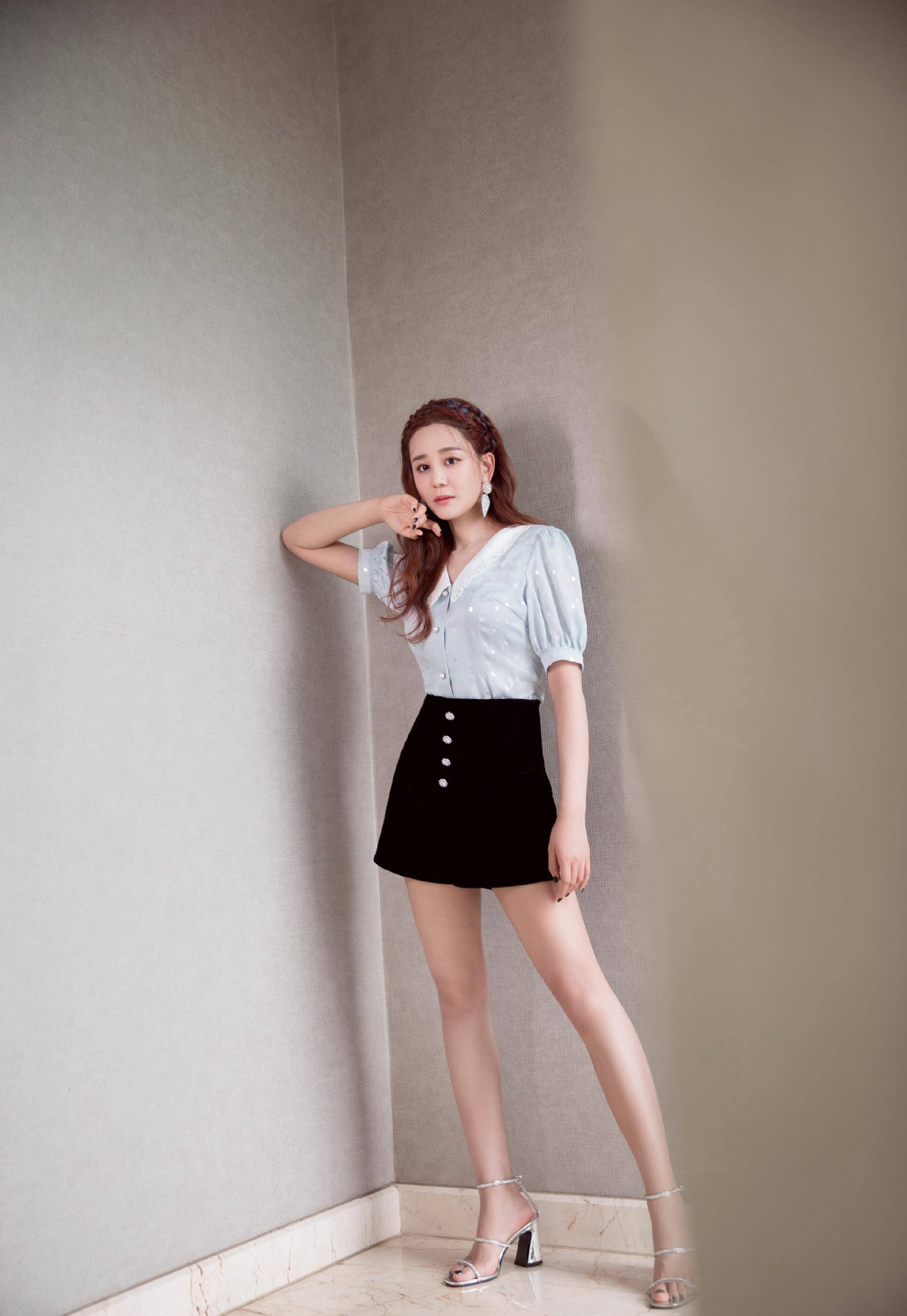 "女团风"代言人海陆,颜值身材都在线,简约大片轻松穿出高级感_连衣裙