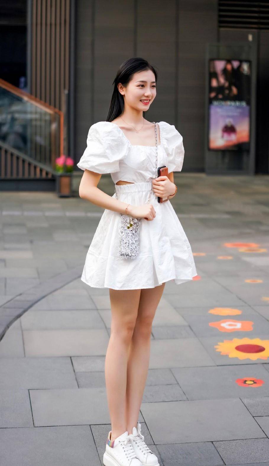 原创夏天穿裙子清爽才舒适小白裙小白鞋清凉干净又显气质