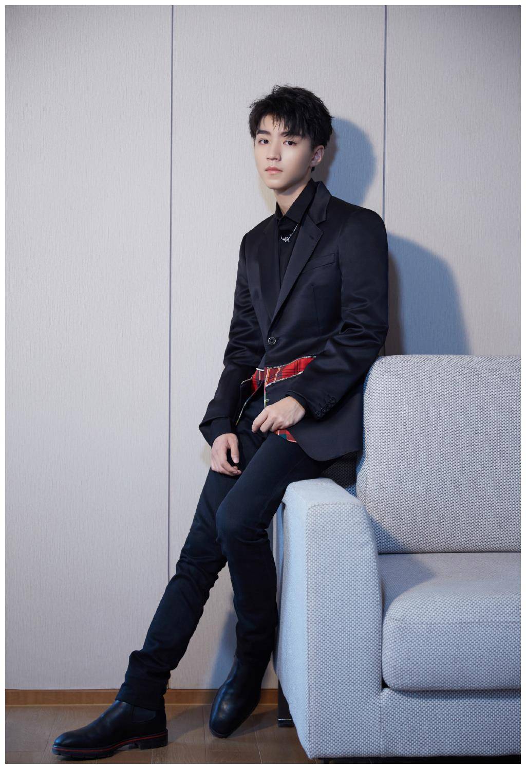 原创王俊凯气质少年养成计划牛仔装搭配细框眼镜文艺清新风