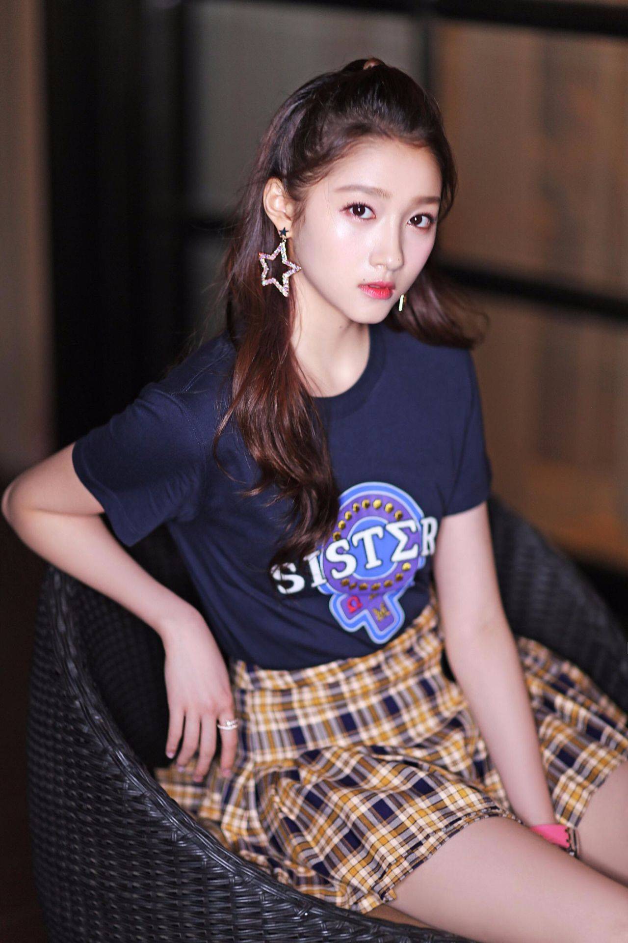 原创关晓彤拍摄卫生巾策划未p图照曝光网友提臀那一刻硬了