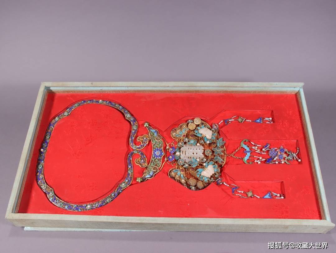 清代 银鎏金花丝点翠项圈._cm_红宝石_做工