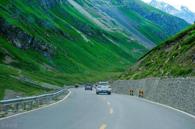 为什么全国的游客扎堆新疆？理由有很多，风景美还不是最关键的！