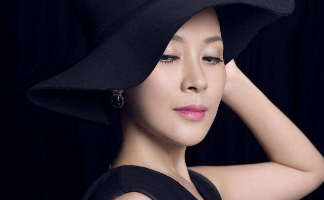 "明星夫妻档":结婚15年,女儿14岁,却没人知道他们是两口子_邵峰_刘欣