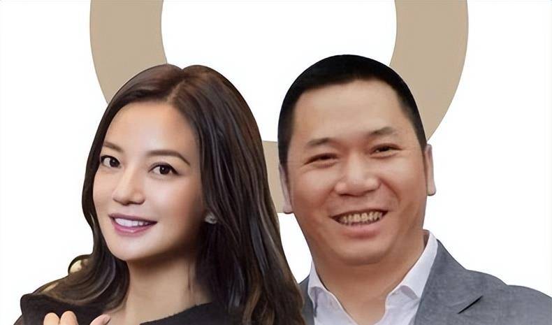 混迹了一段时间后,赵薇认识了她现任的老公黄有龙,黄有龙虽然从长相上