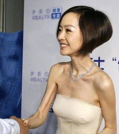 原创盘点娱乐圈骨瘦如柴的女明星，瘦得像纸片人，这样的美宁可不要