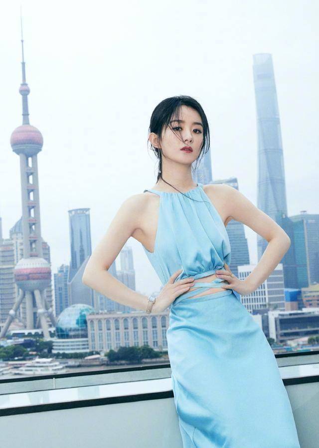 原创赵丽颖夏日大片太清凉依旧少女感满满编织草帽尽显清新范