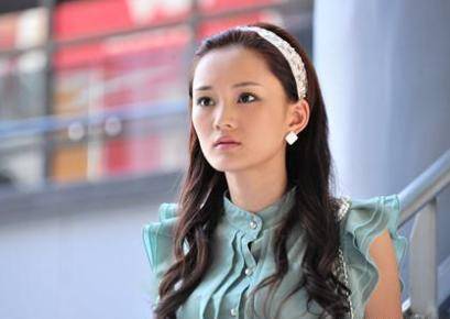 在电视《真爱诺言》里饰演一个任性,敢爱敢恨的富家小姐田恬.