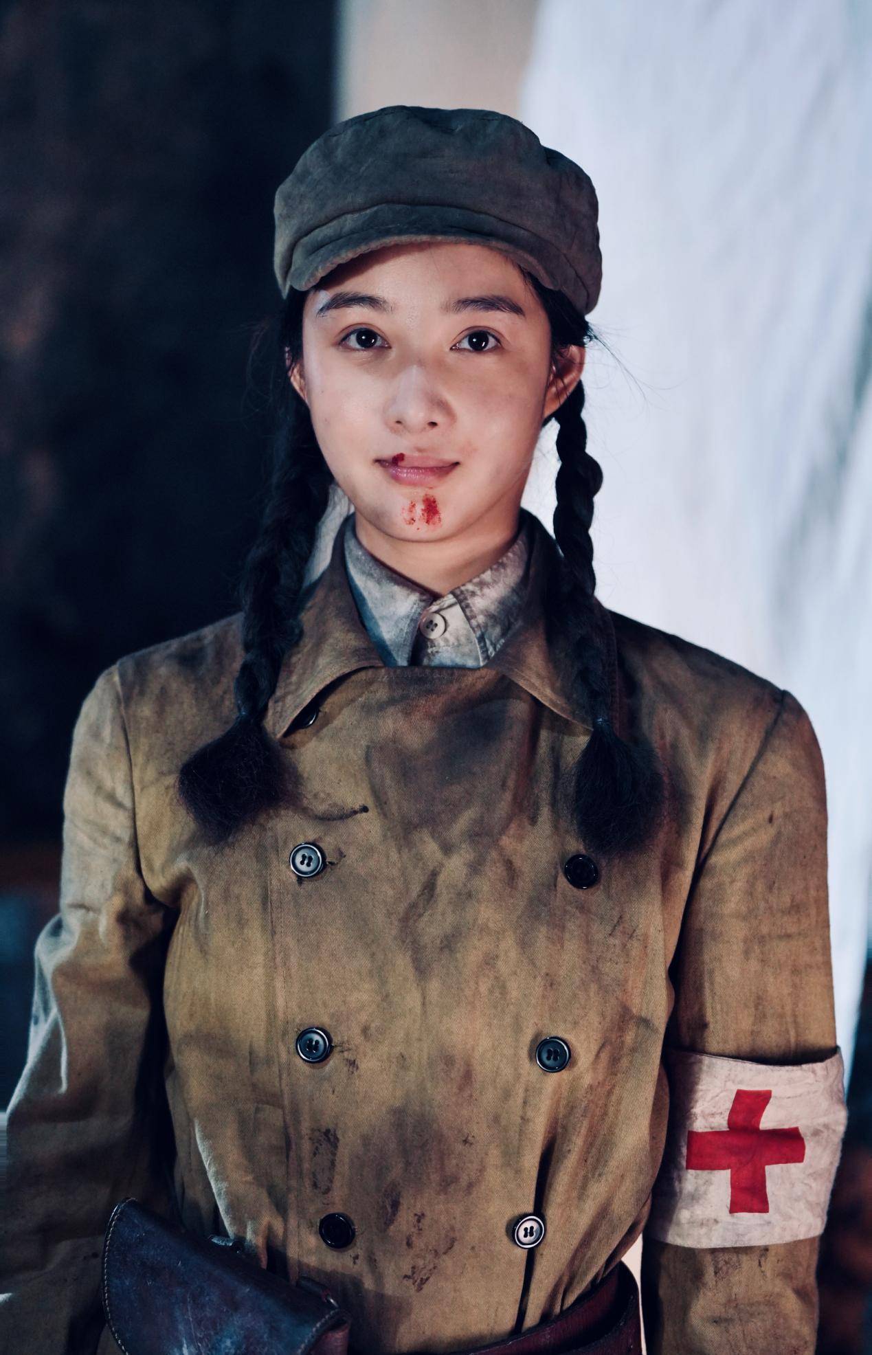 孙嘉璐新剧造型好有气质,文艺灵动,行走的时尚_身材_穿着_衣服