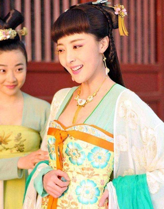 唐朝的时尚:除了半裸装,半臂装,还有一种常人无法理解_杨贵妃_时期_穿
