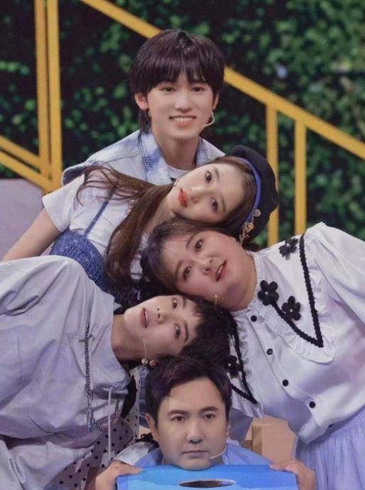 宋亚轩与王牌7说再见称华晨宇像释迦一样甜向关晓彤学习