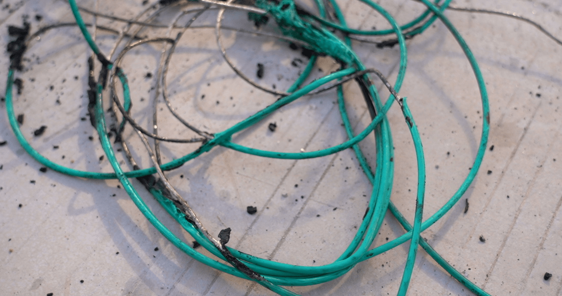 怎么自检家里的电线电缆老化情况?_进行_问题_绝缘层