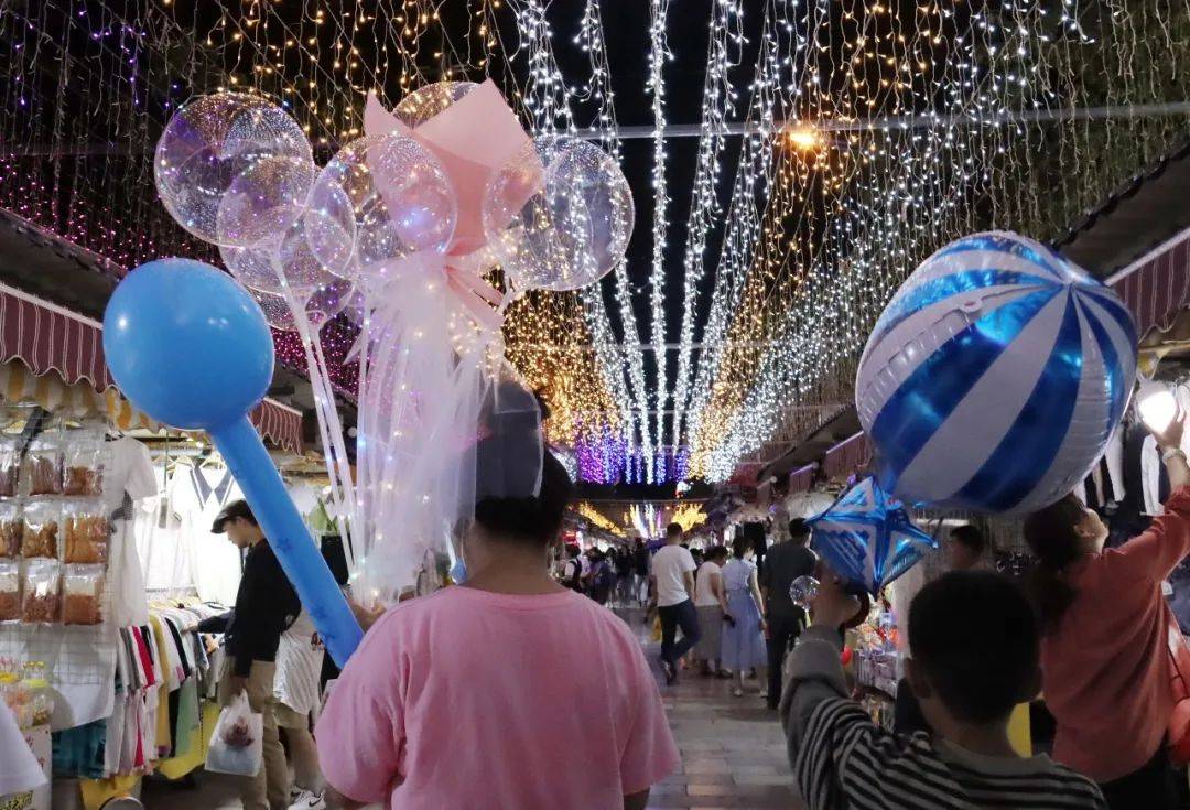 繁华之夜·热闹嵩明_潘祎_经济_兰茂