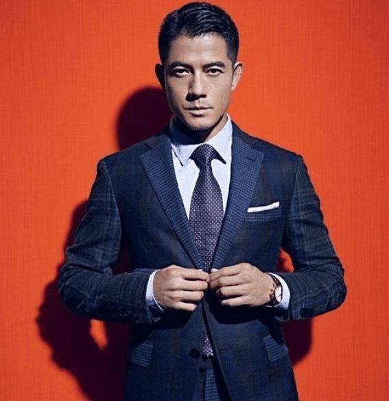 娱乐圈中的男明星们有很多给大家的印象都是身材高大而且长相帅气,但