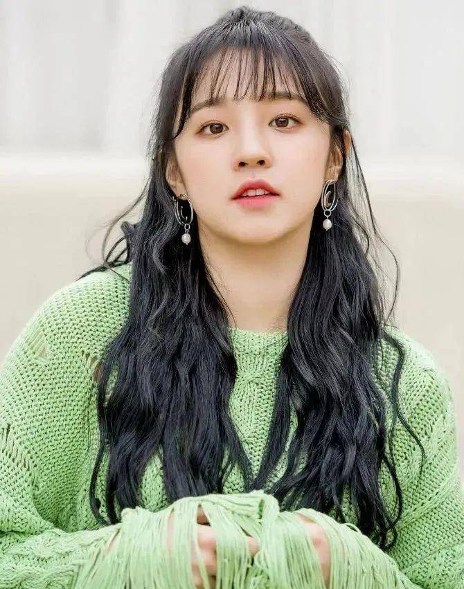 原创明星不易不懂为何宋雨琦一直留卷发看到她的直发造型后这