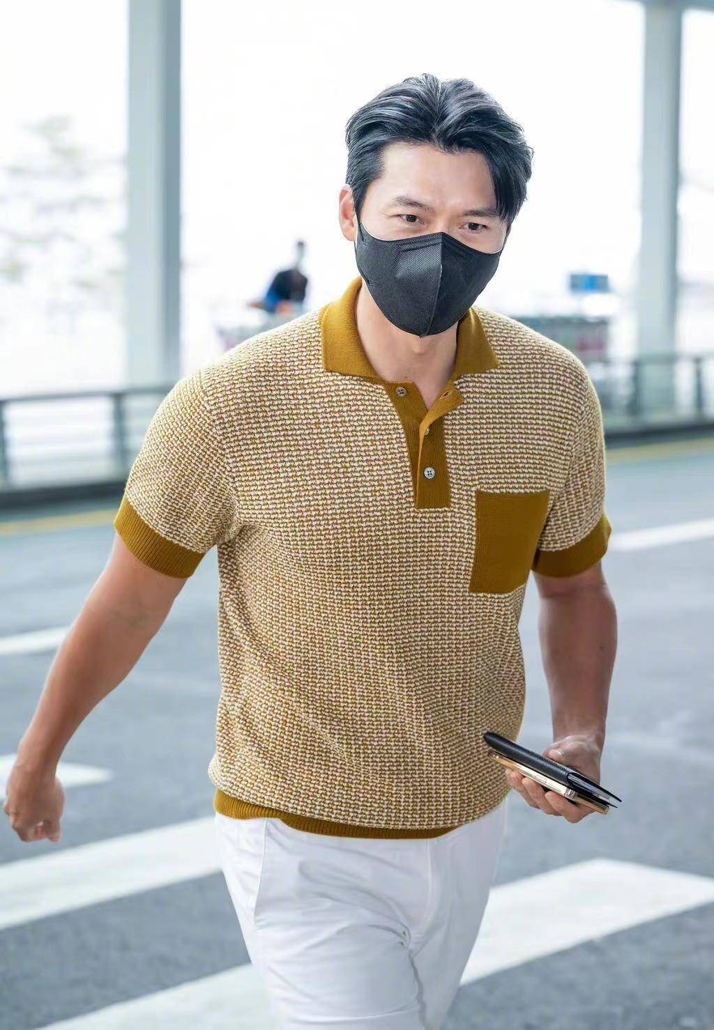 玄彬当爸后首次公开亮相!