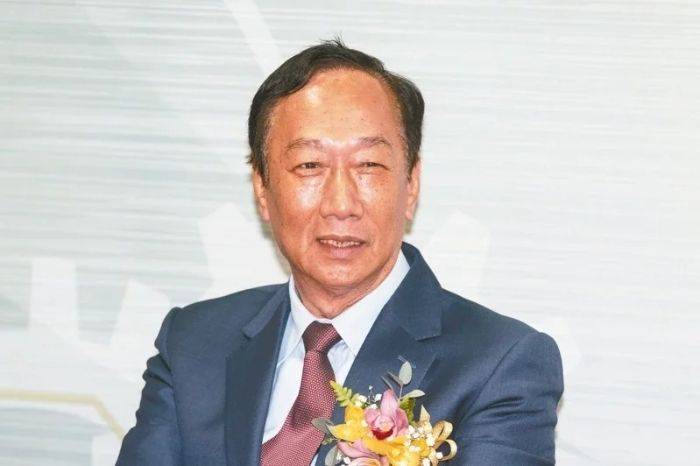 曹斯杰：奶奶是国父后人，娶了郭台铭的女儿，岳父却让他当打工仔_郭晓玲_台湾_曾馨莹