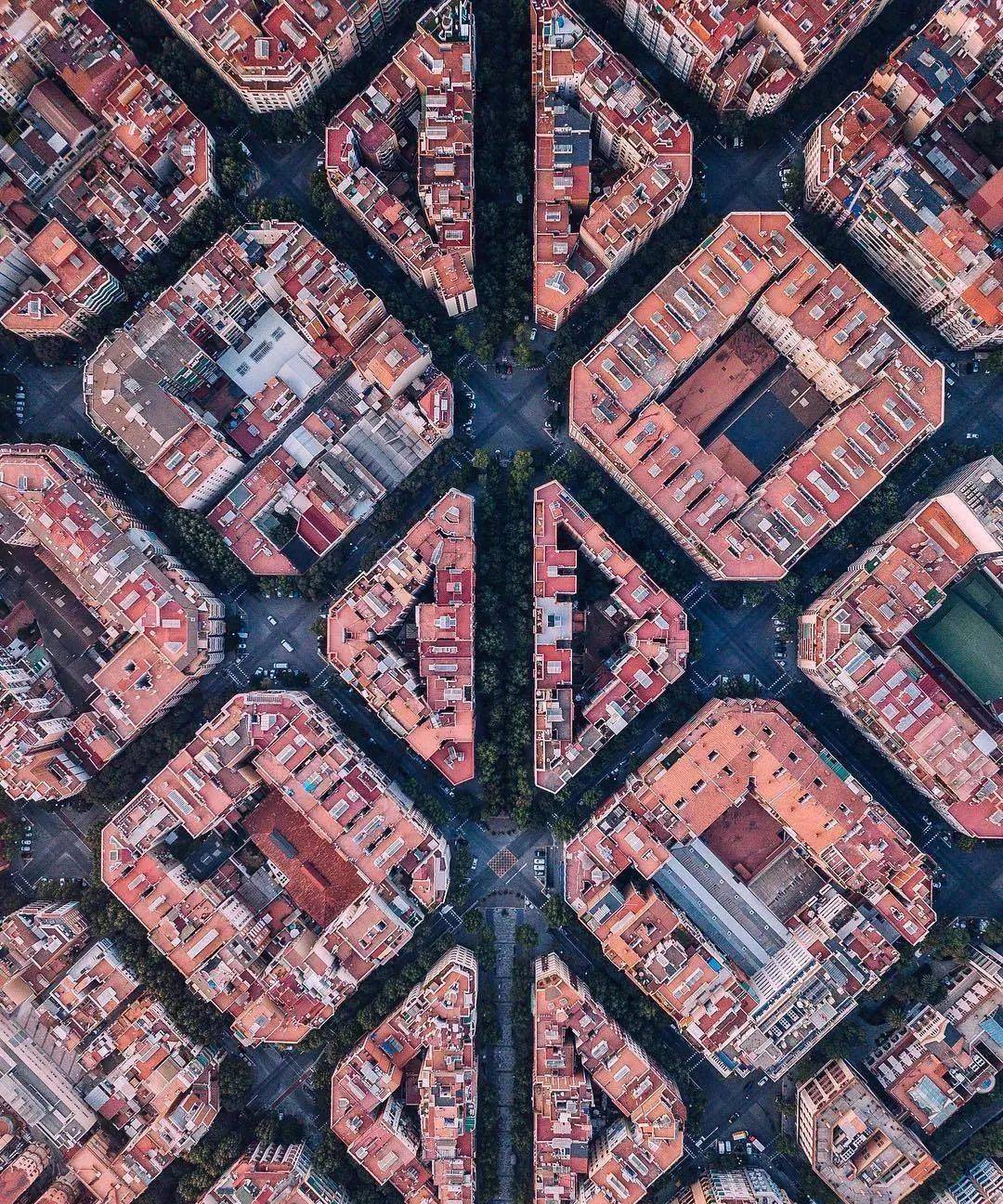 巴塞罗那|200年前设计的城市,为何红到现在_塞尔达_柏莱区_规划