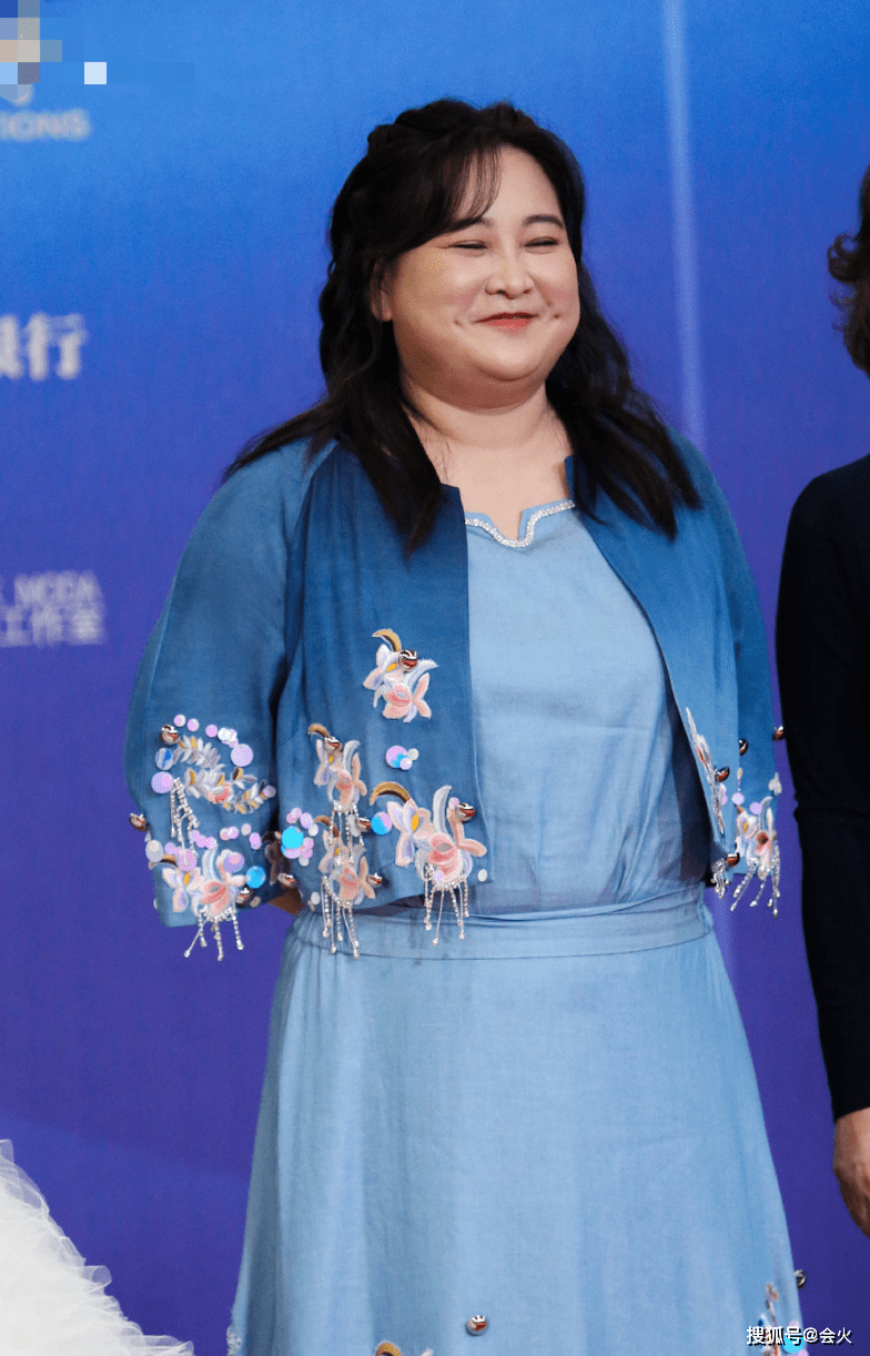 百花奖闭幕红毯:张小斐高定抢镜,贾玲罕见穿礼裙