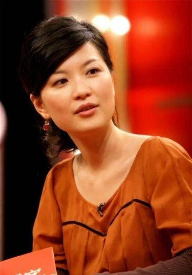 据称,陈蓉的老公陈先生是一位从澳洲留学回来的留学生,回国后在上海
