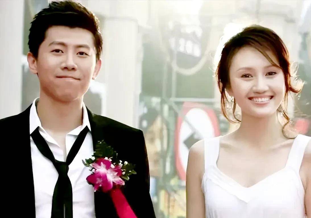 夏雨风雨飘摇的爱情史,她曾两次爱上女演员袁泉,并与高圆圆度过了48