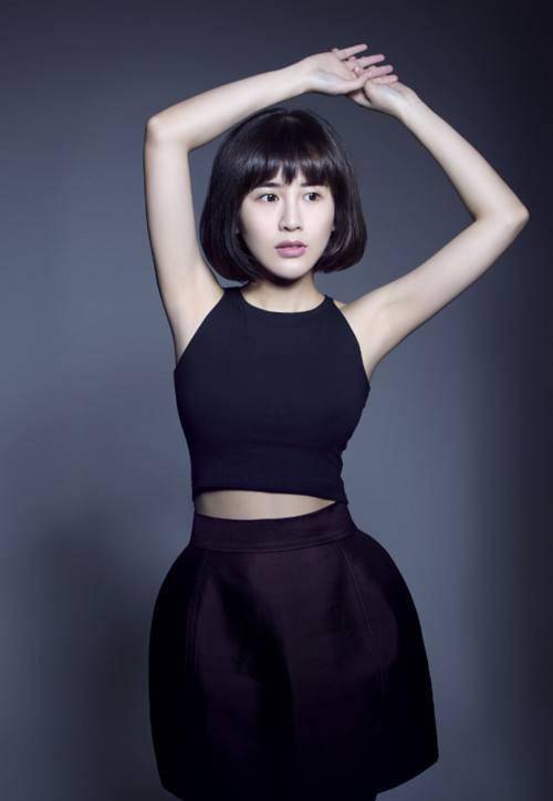 中的"剧花",曾为拍戏剃成光头,还演过傻姑_夏梓桐_角色_邱天