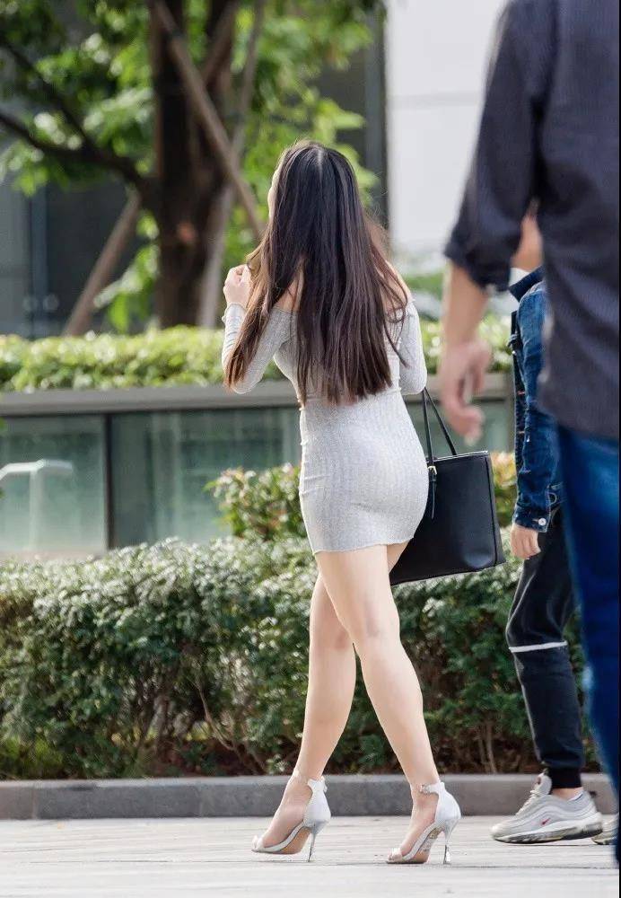 原创街拍微胖的包臀裙小姐姐这是什么表情我好像发现了什么