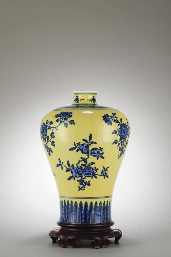 明・宣德年製款・古陶瓷品・黄釉・青花・八寶紋・竹節壺』