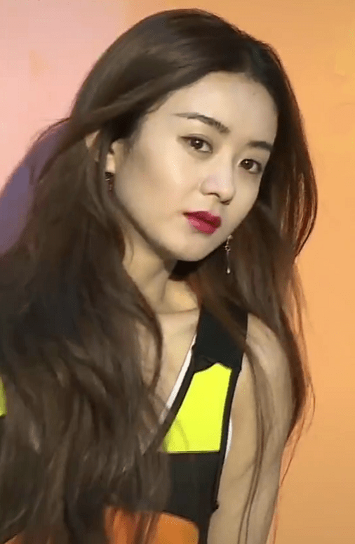 原创高清镜头下的赵丽颖皮肤暗黄法令纹明显一下就有了年龄感