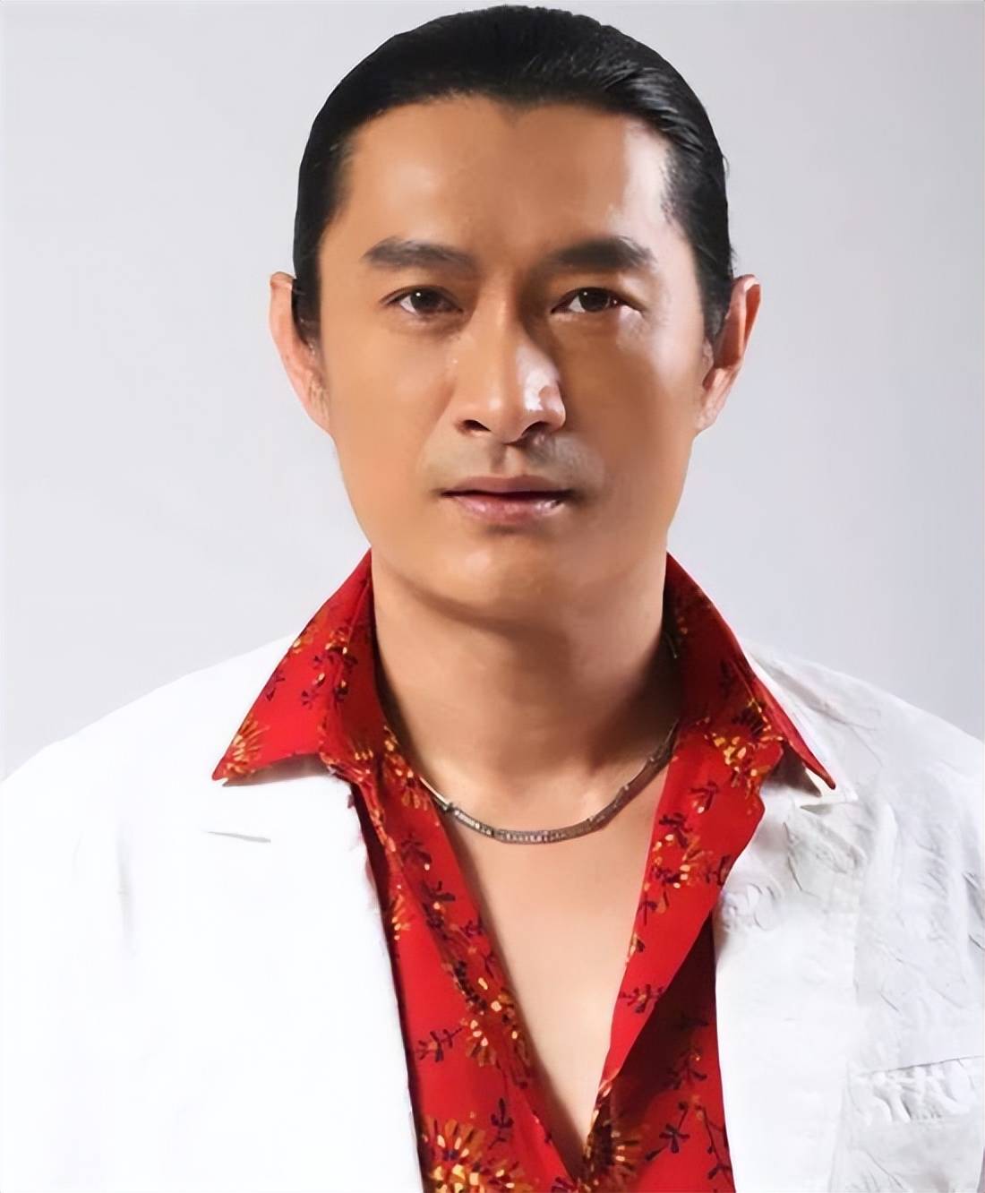 歌手黄安:外表风流,还爱飚粗口,凭什么这么受欢迎?