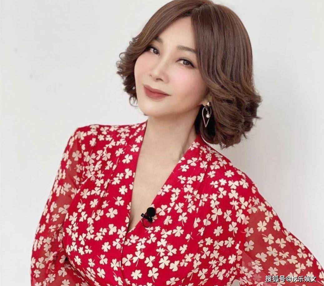 66岁知名女星官宣新恋情!小鲜肉男友帅气逼人,女方身家过亿