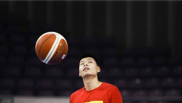 同时,赵大鹏也感谢了培养他的王菲,感谢了信任他的吴青龙,以及许多