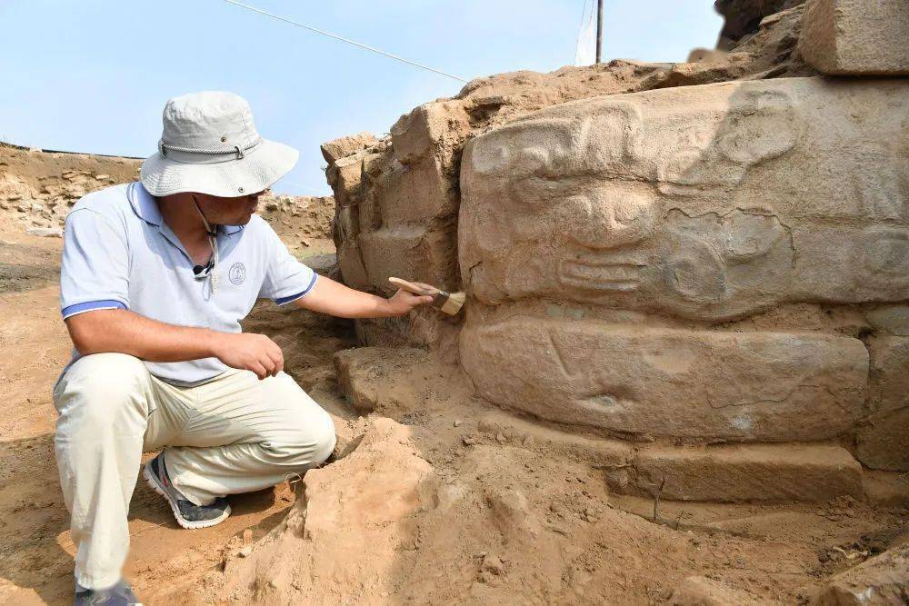 沃洛韋齊區遺跡紫禁城台辨認出小型獅身泥塑