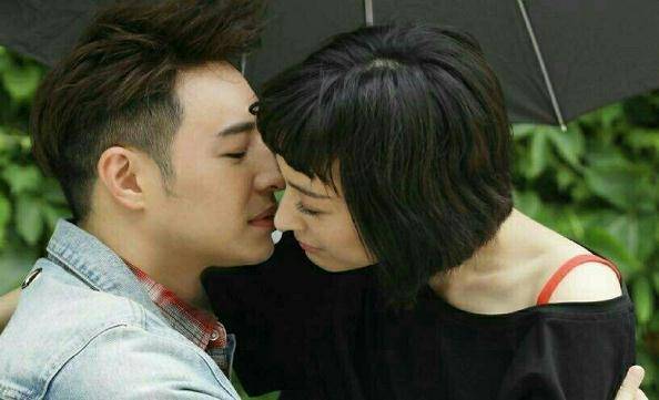 工程师的孩子,成了快本女主持,与男星炒cp的她37岁活出自我_吴昕_谢娜