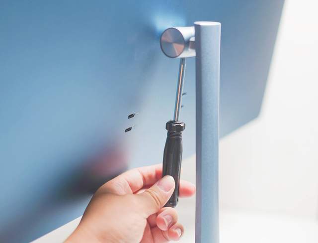 雕塑家m24q显示器:2k分辨率,夏日办公的绝佳之选_type-c_的设计_机身