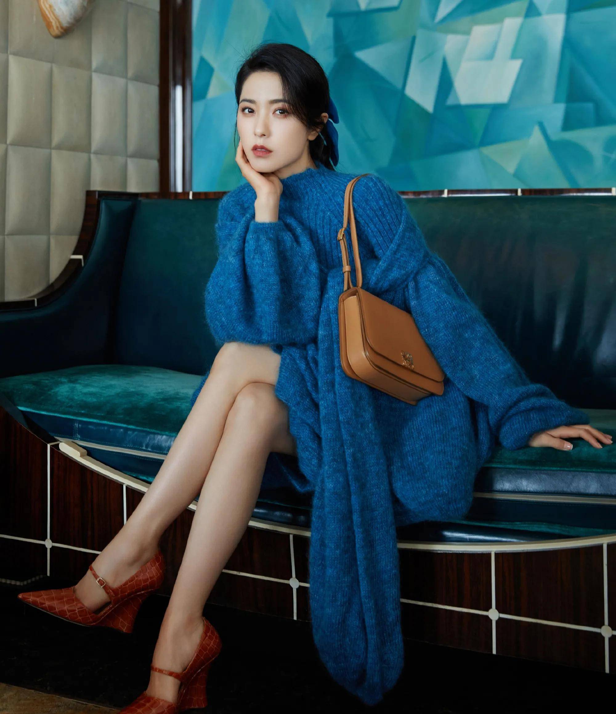 "冻龄女神"曾黎,45岁仍貌美,只谈恋爱不结婚,她究竟想要什么_中戏