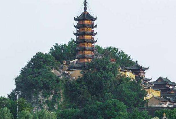 江苏有一佛教圣地，全盛时拥有僧侣达数万人，如今还是5A级景区