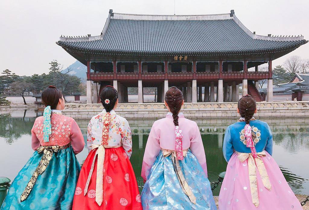 韩国故宫不仅面积大,历史也比北京故宫悠久,为何在世界上不出名