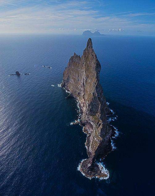 世界上最高的海蚀柱，是640万年前火山残余物，称为太平洋之盾