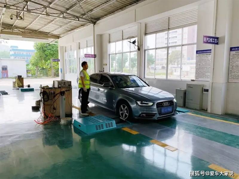 汽车年检，为什么不让车主自己开车上检测线？